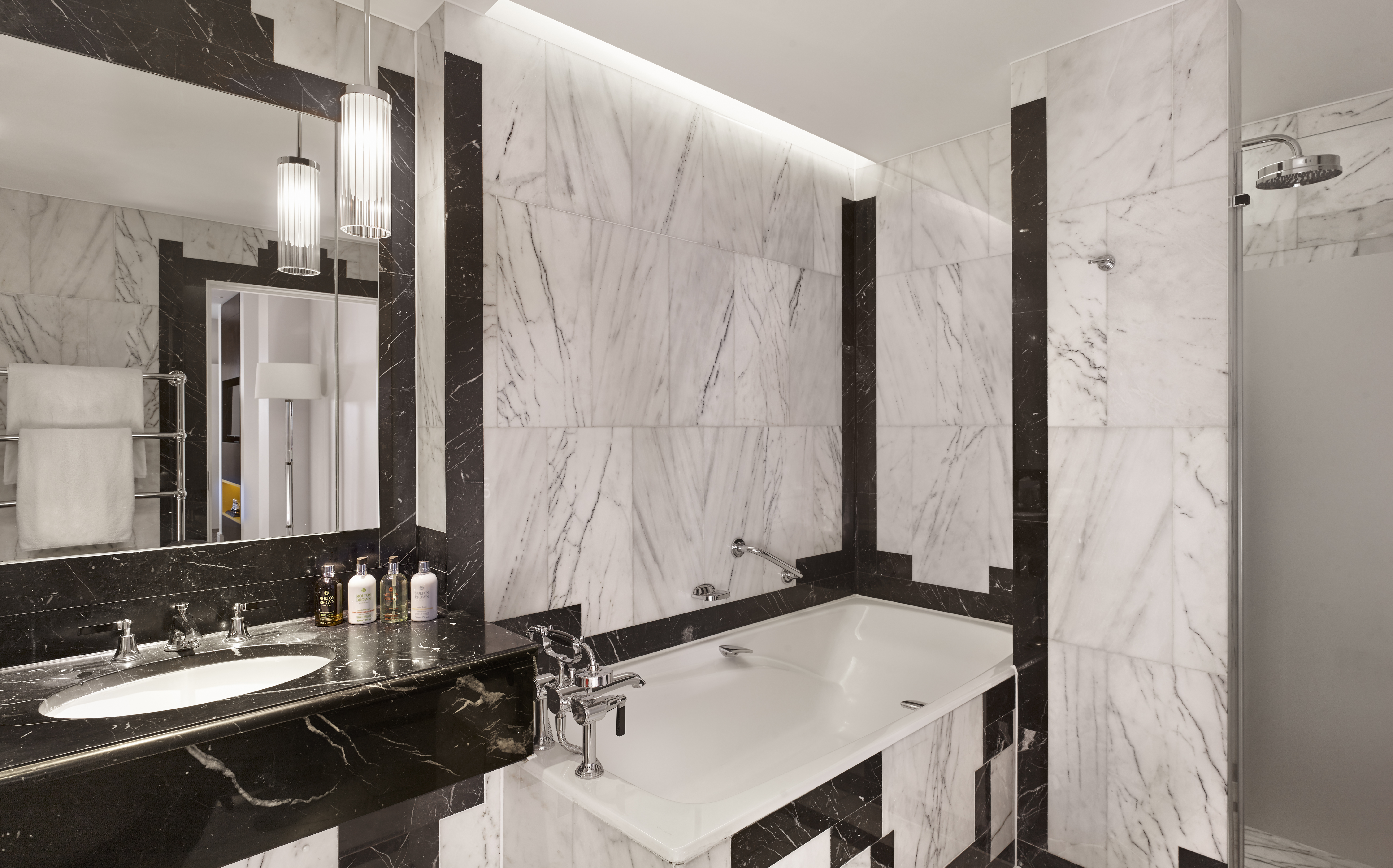 SHERATON PARK LANE - GRAND SUITE BATHROOM